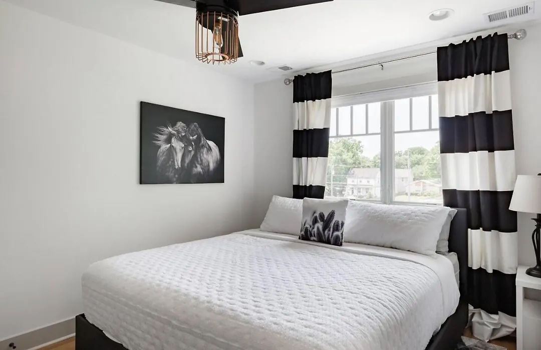 Brand New Luxury Home Near Downtown-1